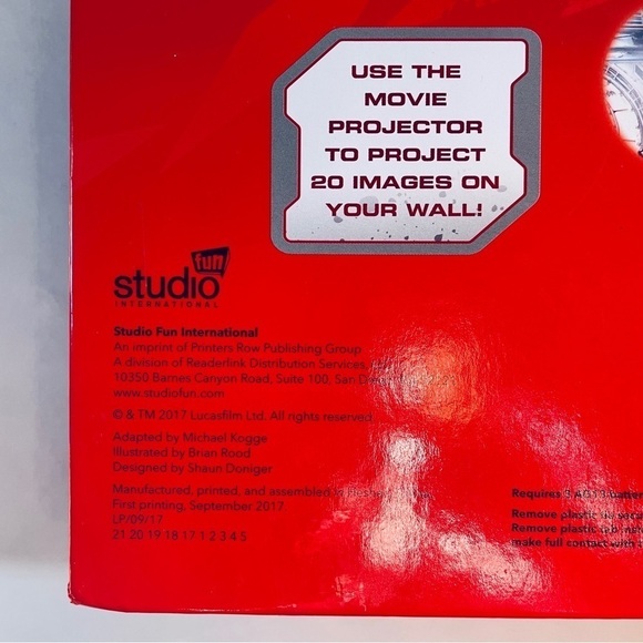 NWT Star Wars The Last Jedi Movie Theater Storybook and Projector - Picture 6 of 8